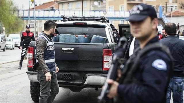 Canlı bomba ihbarı, İstanbul polisini alarma geçirdi. 