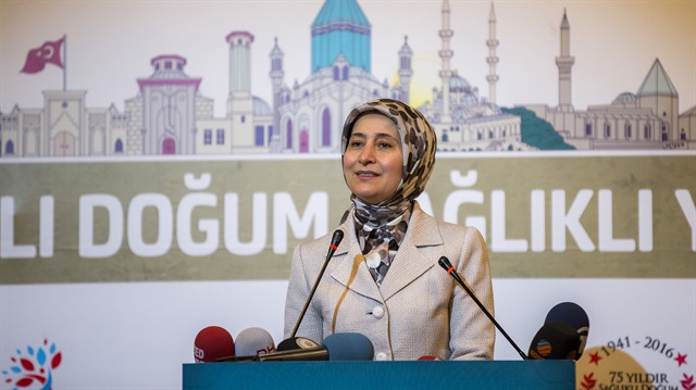 Konya'da katıldığı bir sempozyumda konuşan Dr. Sare Davutoğlu anne adaylarına en sağlıklı doğum önerilerini anlattı.