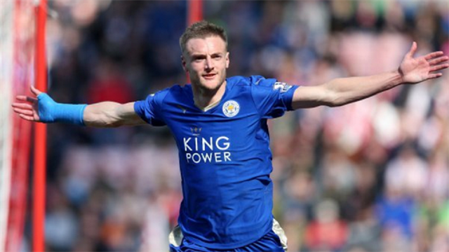 Leicester City'nin golcüsü Jamie Vardy bu sezon Premier Lig'de 34 maçta 22 gol 5 asistlik performans ortaya koydu.