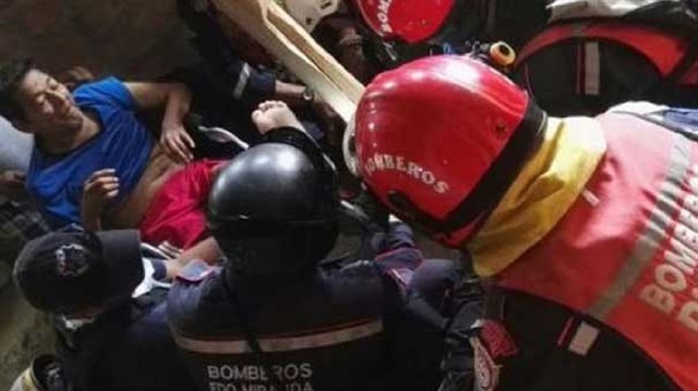 Ekvador'da 660 kişinin ölümü ile sonuçlanan şiddetli depremden iki hafta sonra  yaşlı bir adam enkaz altından sağ olarak çıkartıldı.