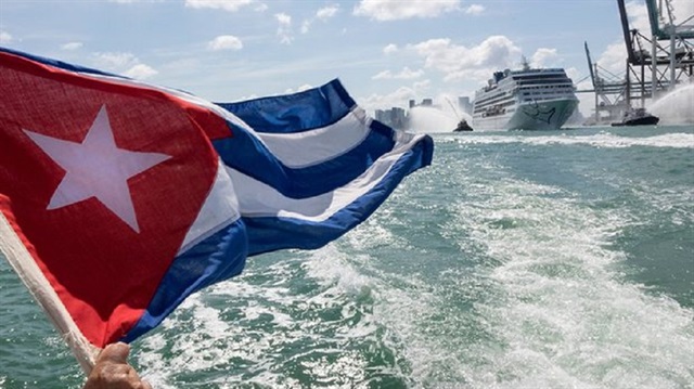 ABD'de yaşayan Kübalıları sevince boğdu.