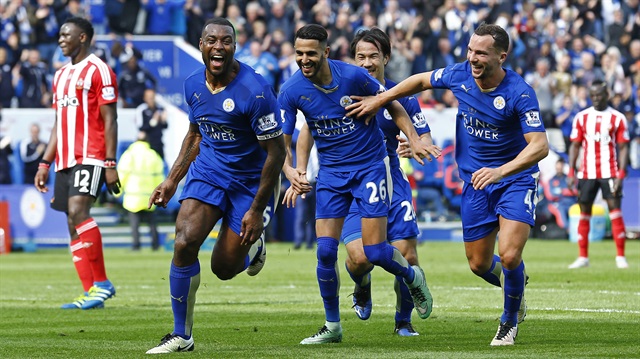 İngiltere Premier Lig lideri Leicester City, en yakın takipçisi Tottenham Hotspur'un deplasmanda Chelsea ile berabere kalmasıyla bitime iki hafta kala şampiyonluğunu ilan etti.