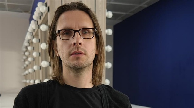 İstanbul'a gelir gelmez, tarihi yarımadadaki Yerebatan Sarnıcı'nı gezen ingiliz müzisyen  Steven Wilson, orada yaptığı özçekim fotoğrafını twitter hesabından paylaştı.