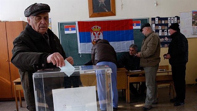 Sırbistan'da 24 Nisan'da yapılan seçimlerin ardından, bugün 15 sandıkta kayıtlı 19 bin 631 seçmen tekrar sandık başına gidiyor.