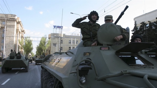 Ukrayna Devlet Başkanlığı Terörle Mücadele Sözcüsü Lısenko, Donetsk'te Rusya yanlısı ayrılıkçılar tarafından hazırlanan askeri geçit töreninin Minsk Anlaşması'na aykırı olduğunu gerekirse imha edeceklerini söyledi.