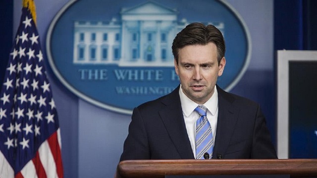 Beyaz Saray Sözcüsü Suriye'de masum insanlar ölürken siyasi geçişin gerçekleşmeyeceğini vurguladı.
