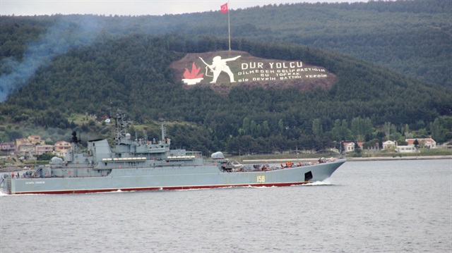Bir Rus savaş gemisi daha boğazdan geçti. 