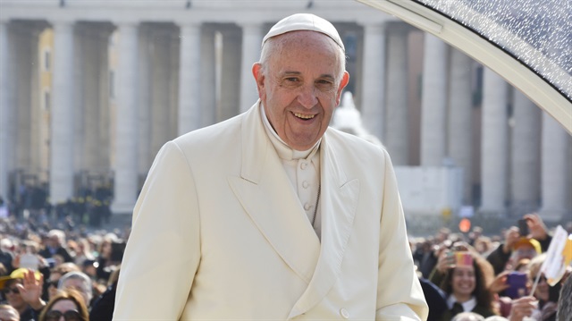 Papa Franciscus'a, Uluslararası Şarlman ödülü verildi.