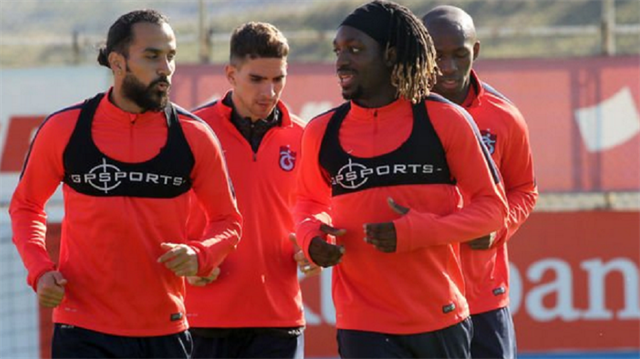 Trabzonspor'un Türk asıllı İsveçli oyuncusu Erkan Zengin ve Angolalı defans oyuncusu Luis Pedro Cavanda'nın takımla birlikte idmanlara çıkacağı bildirildi.