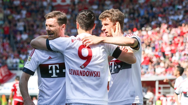 Bundesliga'da 2015-2016 şampiyonu olan Bayern Münih üst üste 4. kez bu zaferi yaşadı.