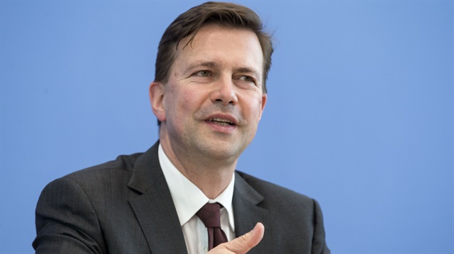 Almanya Hükümet Sözcüsü Steffen Seibert, Berlin'de AB ve Türkiye'nin sığınmacı krizinin üstesinden gelmek için önemli bir anlaşma yaptığını belirtti.