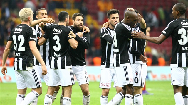 Beşiktaş dünkü derbi galibiyetiyle puanını 76'ya yükseltti.