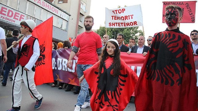 Makedonya'daki Arnavut Muhalefet Konseyi tarafından başkent Üsküp'te protesto düzenlendi.