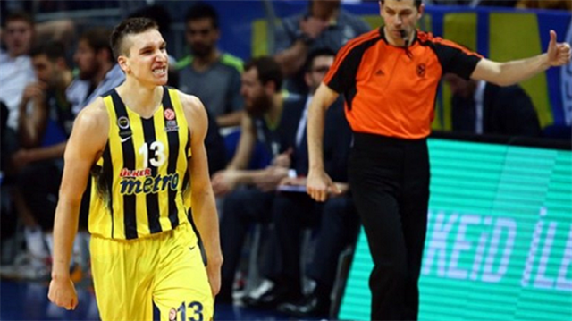Fenerbahçe'nin skorer guardı Bogdan Bogdanoviç Euroleague'de 12 sayı 3 ribaunt ve 3 asist ortalamalarıyla mücadele ediyor.