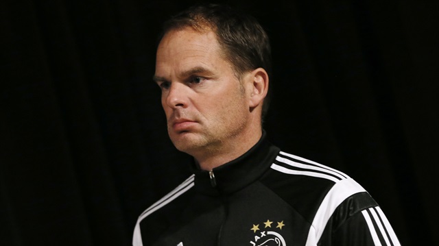 Frank de Boer, bu sezon Ajax'ın başında şampiyonluğu son hafta rakibi PSV'ye kaptırdı ve istifa etti.