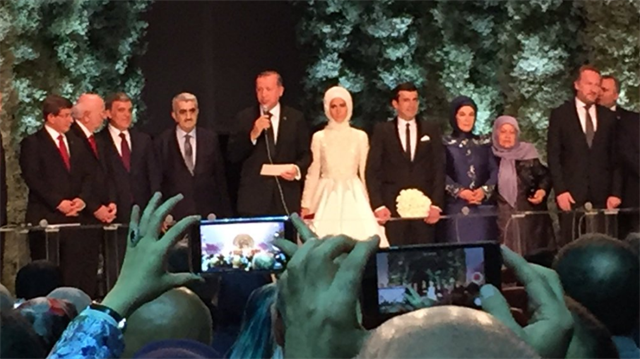 Cumhurbaşkanı Recep Tayyip Erdoğan'ın kızı Sümeyye Erdoğan ile Selçuk Bayraktar dünya evine girdi. 