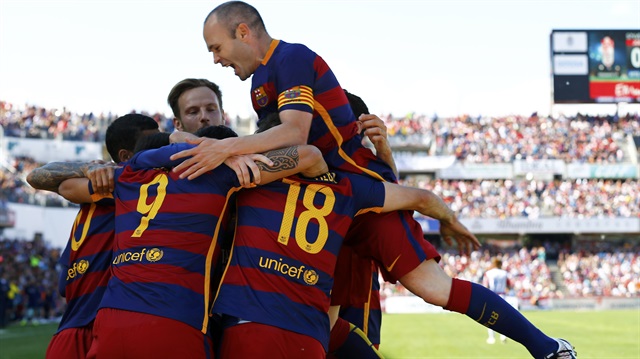 Barcelonalı futbolcuların Granada maçındaki gol sevinci...