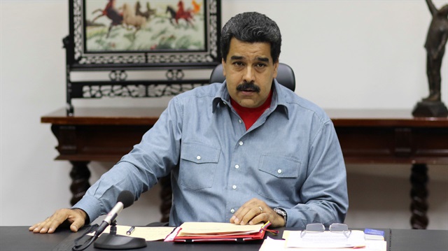Venezuela Devlet Başkanı Nicolas Maduro, üretimi durduran iş adamlarının ellerine kelepçe takılabileceği uyarısında bulundu.