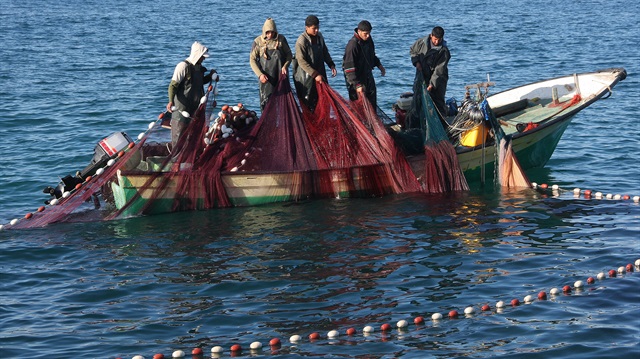 Gazze'deki Balıkçılar Sendikası verilerine göre, bölgede yaklaşık 50 bin kişinin geçimi 4 bin balıkçı tarafından sağlanıyor.