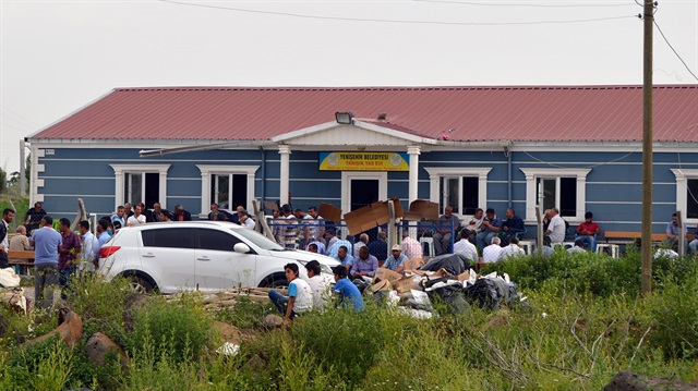 Teröristlerin 15 ton patlayıcı ile yaptığı saldırıda hayatını kaybeden 17 kişinin yasını tutan köylüler, olay günü yaşadıklarını anlattı.