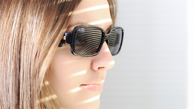 Güneş ışıklarından doğru yöntemle korunarak kalıcı göz hastalıklarını engelleyebilirsiniz.