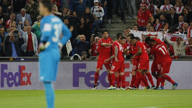 Liverpoollu futbolcuların gol sevinci...