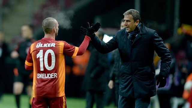 Hamza Hamzaoğlu'nun Galatasaray'da çalıştığı dönemden Sneijder ile gol sevinci.