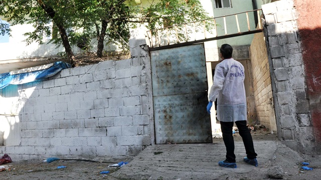 Gaziantep'te polisin hücre evi baskınında bir canlı bomba kendini patlatmıştı. 
