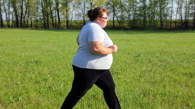 Uzmanlar obeziteyle mücadele eden kişilerin kalp, tansiyon, diyabet gibi hastalıklarla da mücadele ettiğini söyledi.