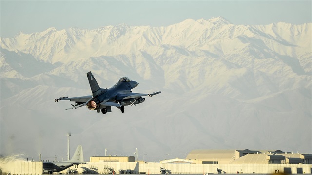 ABD güçleri, Afganistan-Pakistan sınırının ücra bölgesinde Taliban lideri Mansur'a yönelik hava saldırısı düzenledi.