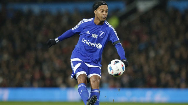 36 yaşındaki Ronaldinho, dünya futbol tarihinin en iyi futbolcuları arasında gösteriliyor. 