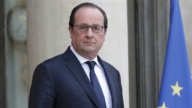 François Hollande, Irak Kürt Bölgesel Yönetimi (IKBY) Hükümet Sözcüsü Sefin Dizayi ve beraberindeki heyeti Elysee Sarayı'nda kabul etti.