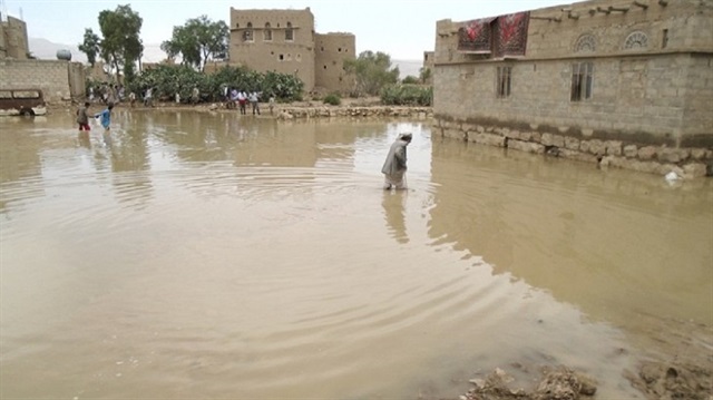 Yemen'de şiddetli yağışların neden olduğu heyelan sonucu 20 kişi hayatını kaybetti.
