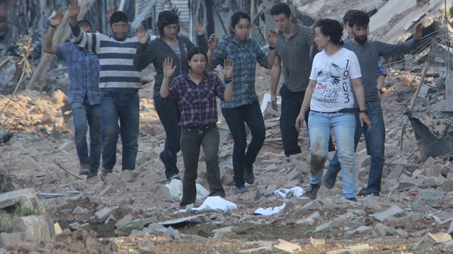 Nusaybin'de operasyonlar hız kesmeden sürüyor. İlçede 25 terörist güvenlik güçlerine teslim oldu. 