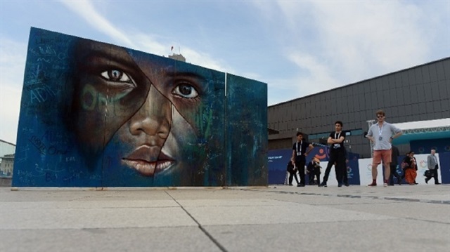 Dünya İnsani Zirvesi'nde gösterilen mülteci çocuk grafitisi büyük ilgi topladı.