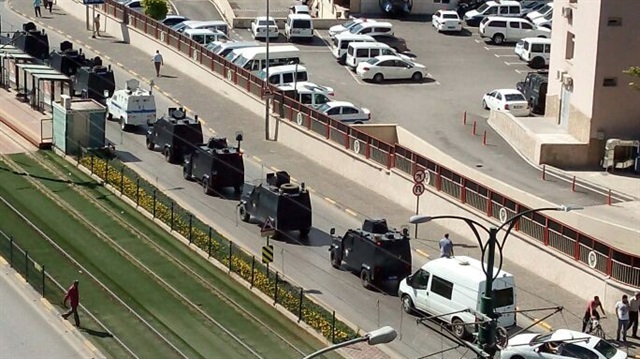 Gaziantep'te DAEŞ'e yönelik operasyon düzenledi. Zırhlı araçlar operasyon bölgesine böyle gitti. 