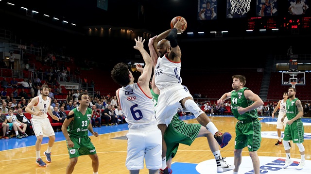 Spor Toto Basketbol Ligi'nde ilk finalist Anadolu Efes oldu.