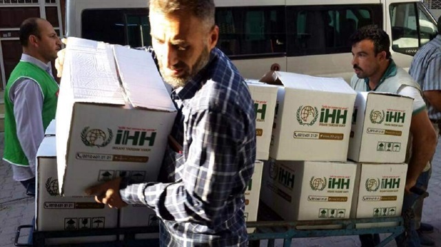 İnsani Yardım Vakfı (İHH) tarafından Adıyaman'a gönderilmek üzere 800 koli yola çıktı.