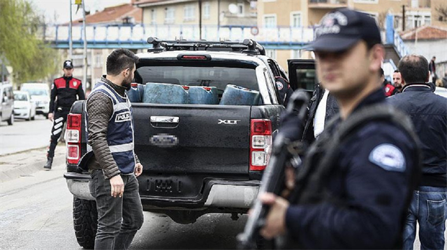 Terör örgütü PKK'ya yönelik operasyonlarda 42 kişi gözaltına alındı.