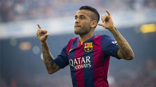 Dani Alves Premier Lig'de bu sezon 29 maçta 4 asist üretti.