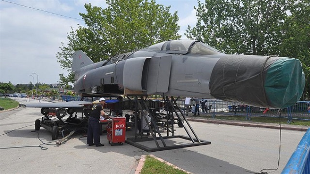 Adana Büyükşehir Belediyesi Kıbrıs Barış Harekatı'nda kullanılan F-4 Fantom savaş uçağını sergiye açıyor.