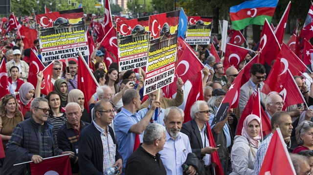 Almanya'daki Türkler'den Ermeni tasarısına tepki