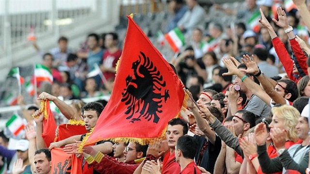Arnavutluk tarihinde ilk kez Avrupa Futbol Şampiyonası'na katılma hakkı kazandı.