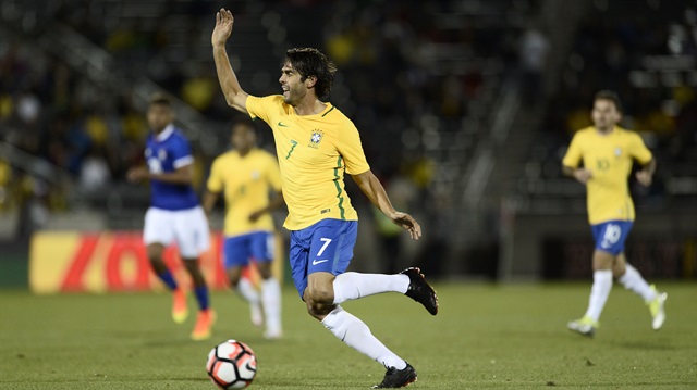 Kaka Brezilya Milli formasıyla 92 maçta, 29 gol attı.