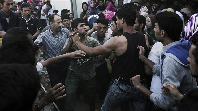 Yunanistan'ın Midilli Adası'nda göçmenler arasında bıçaklı kavga çıktı. 