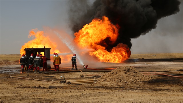 Irak'ın Kerkük kentinde yer alan Habbaza petrol kuyuları 1 aydır yanıyor. 