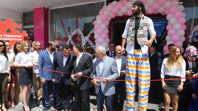 Ankara'nın yeni alışveriş konsepti Moda Sokağı açıldı.