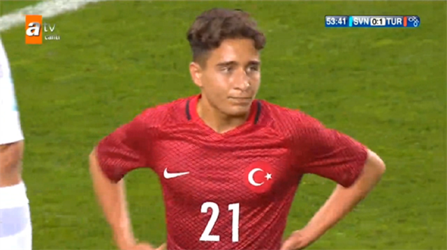 Emre Mor şov yapmaya devam ediyor.