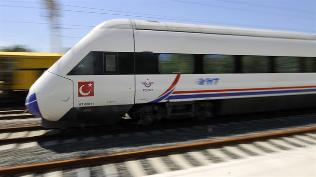 Yüksek Hızlı Tren projeleri ekonomiye 824 bin dolar fayda sağlayacak. 