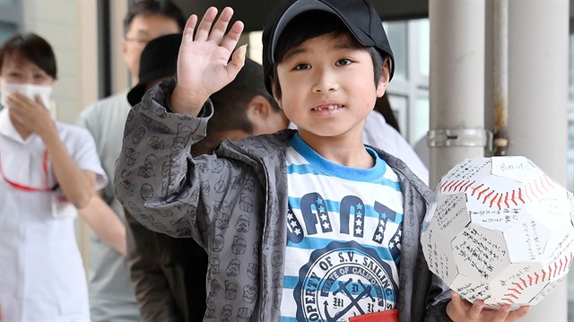 7 yaşında cezalandırılmak üzere babası tarafından ormana bırakılan Japon çocuk, babasını affetti. 